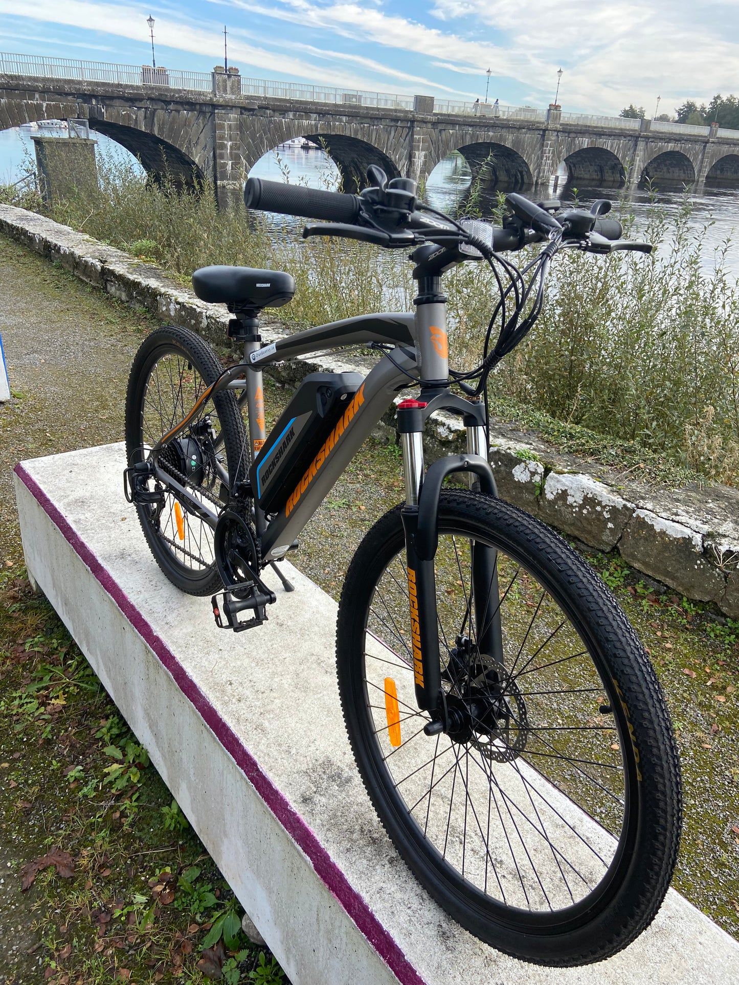 Rockshark Hybrid Mountain Ebike 250W