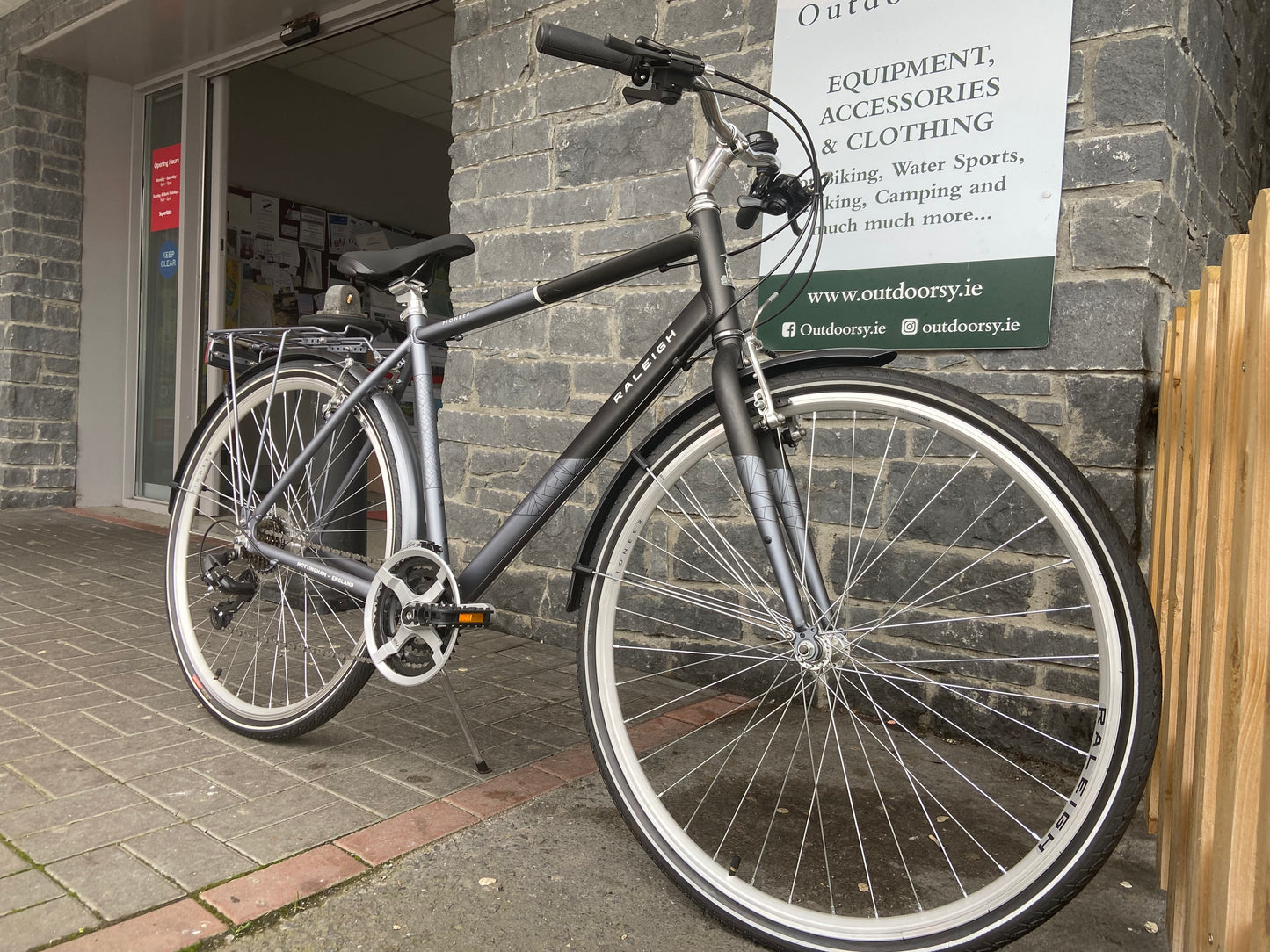 Raleigh Pioneer Low Step Hybrid Bike